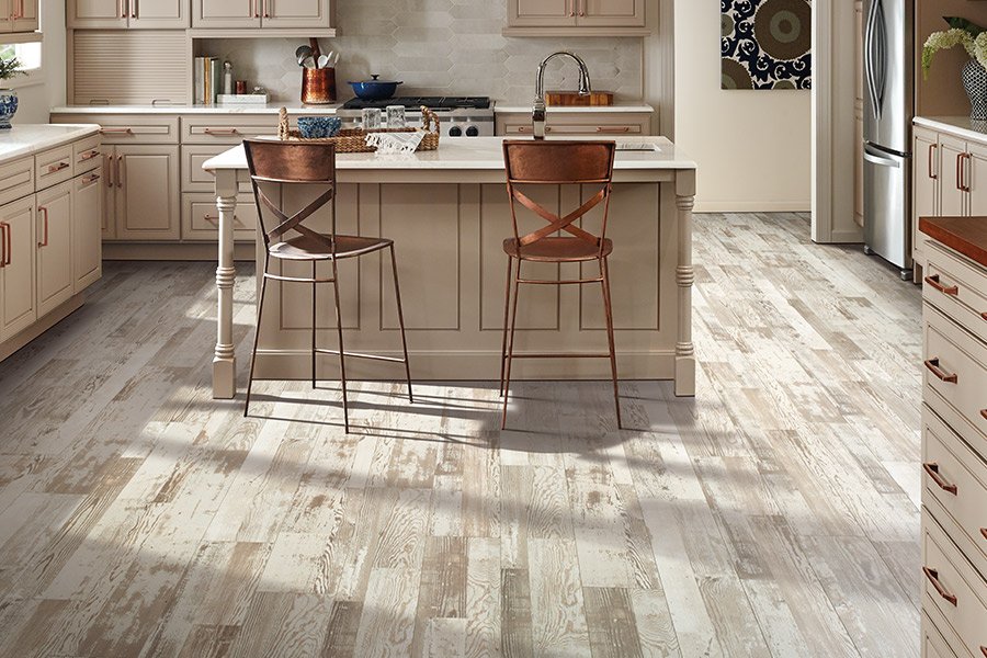 Selecting the perfect dining room flooring is an essential yet sometimes overlooked aspect of home design.