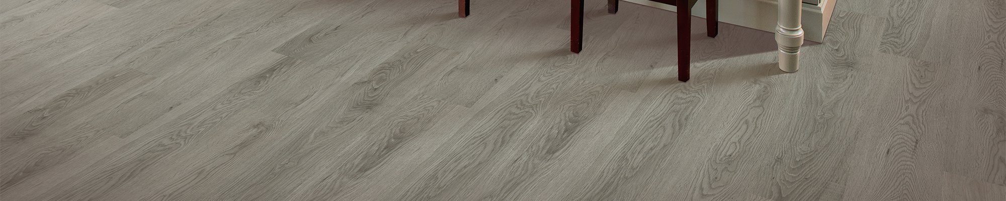 Floors USA carries a large selection of vinyl flooring and for good reasons.
